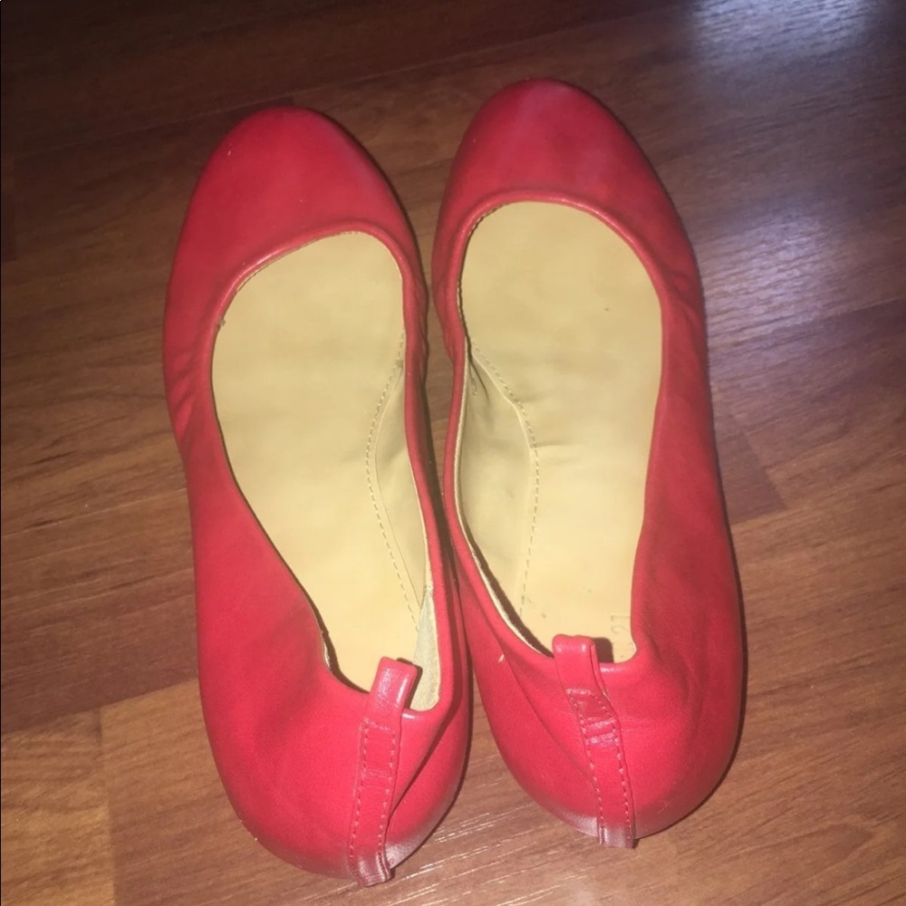 Red Flats - Picture 2 of 4